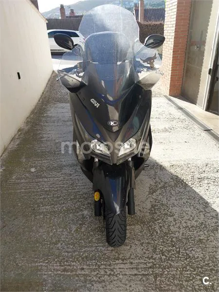 Kymco Grand Dink 300 – Vista 4