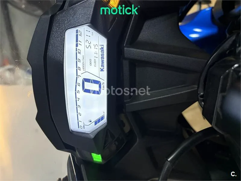 Kawasaki Ninja 125 – Vista 4