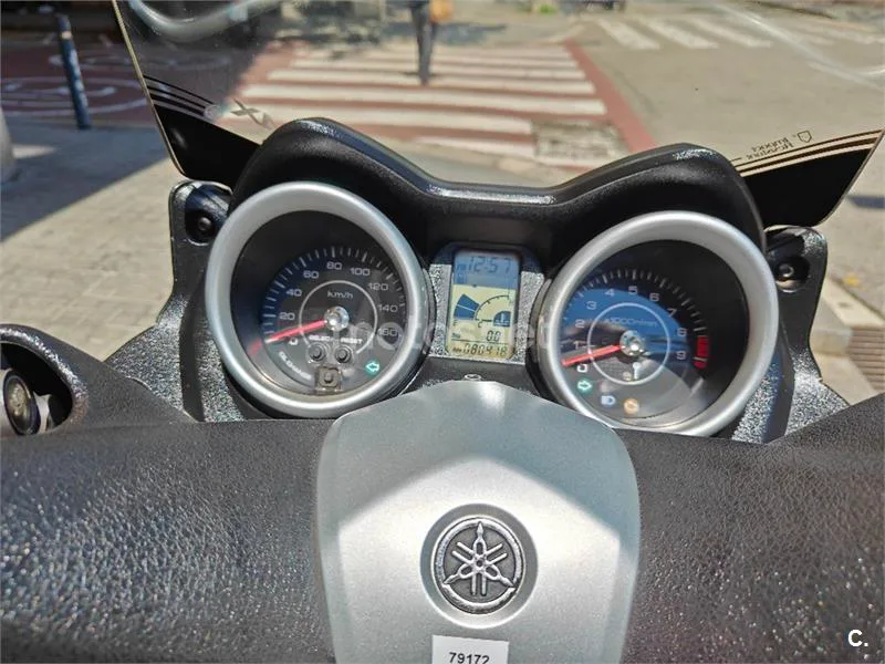 Yamaha XMAX 250 – Vista 6
