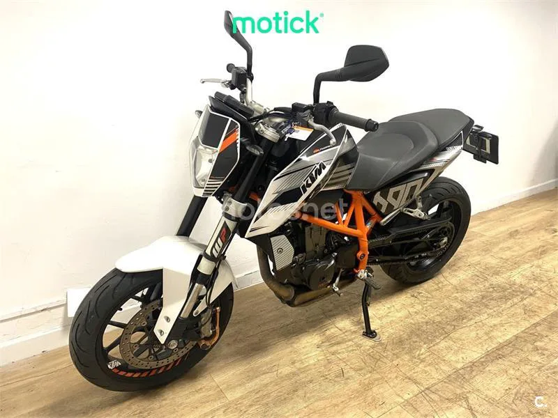 KTM 690 Duke – Vista 12