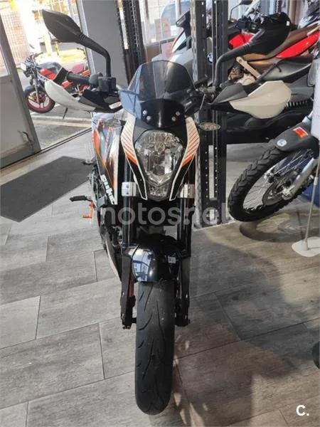 KTM 390 Duke – Vista 3