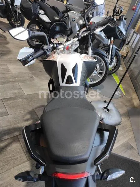 KTM 390 Duke – Vista 4