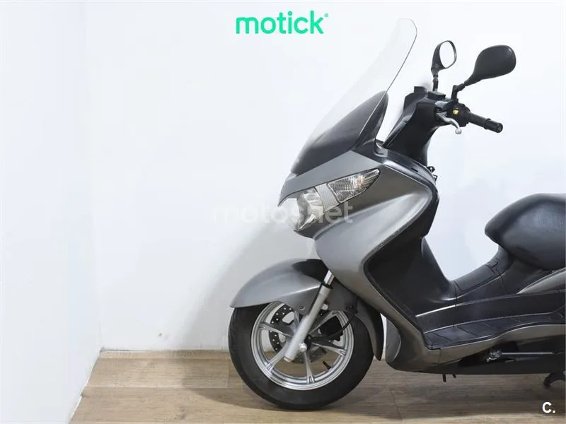 Suzuki Burgman 200 – Vista 8