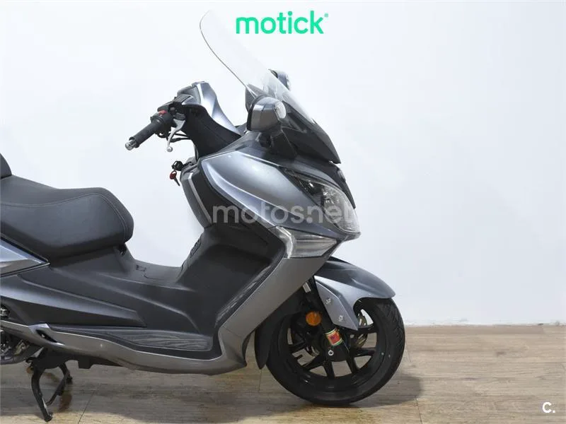 SYM Joymax 300 – Vista 4