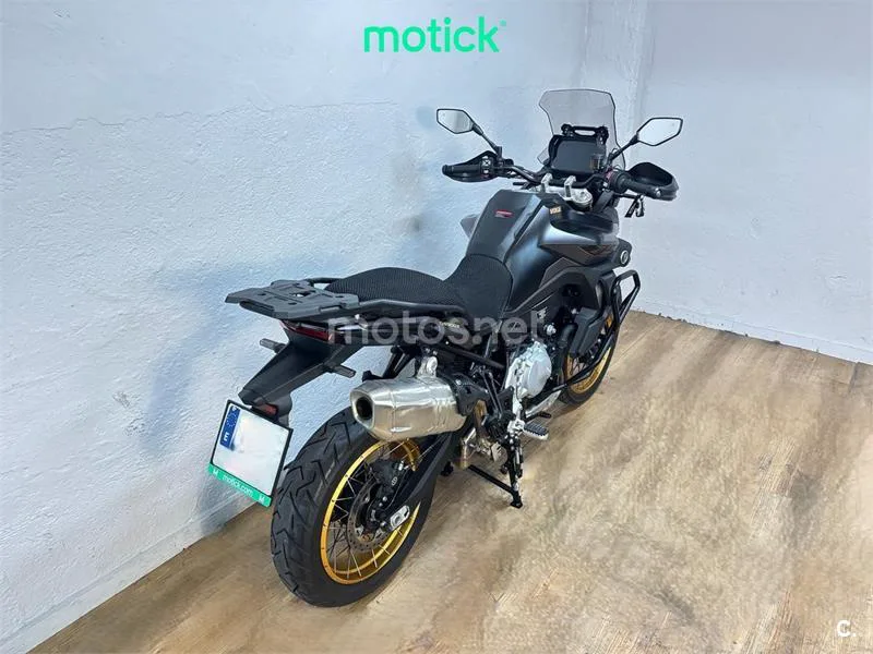 Voge 900 DSX – Vista 10