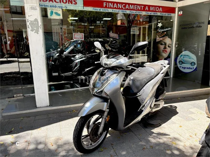 Honda SH 125i – Vista 3
