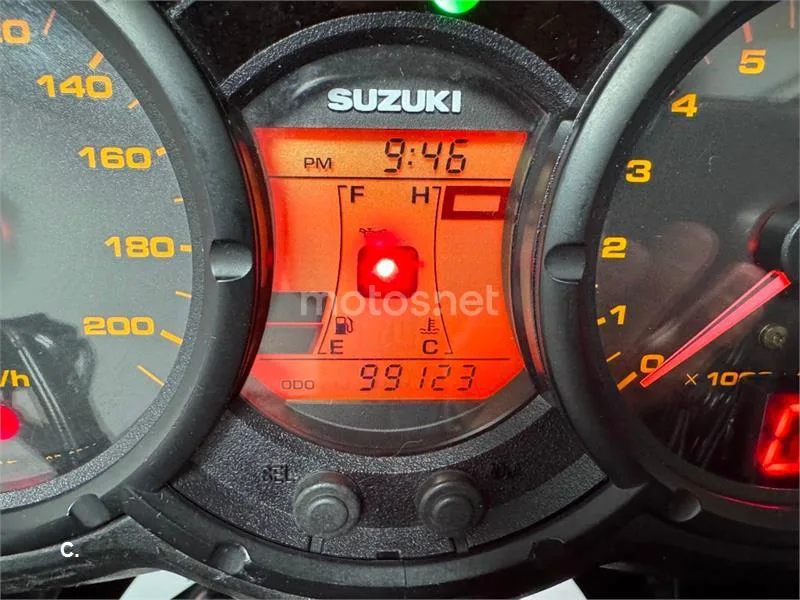 Suzuki V-Strom 650 – Vista 13