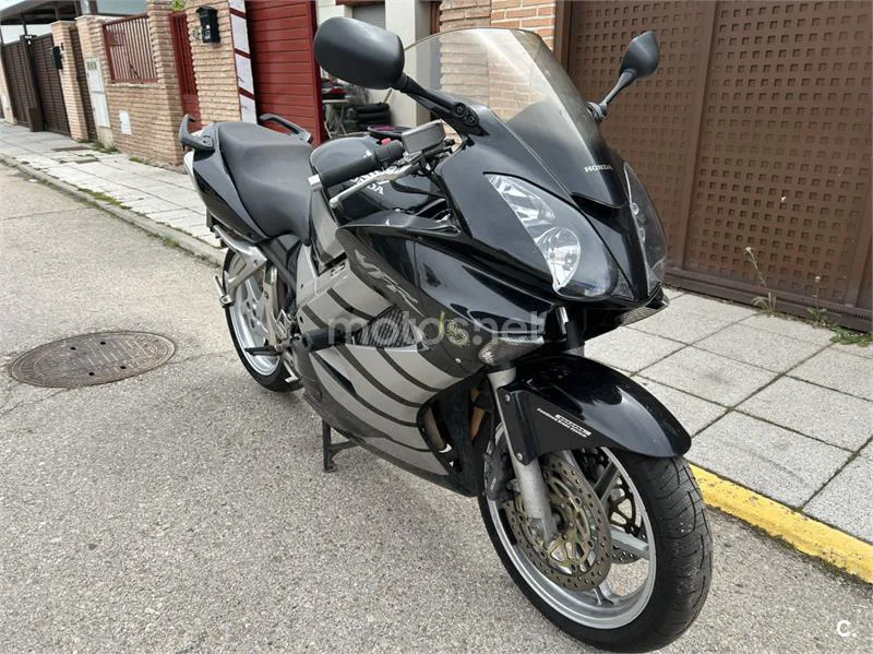 Honda VFR 800 FI – Vista 2