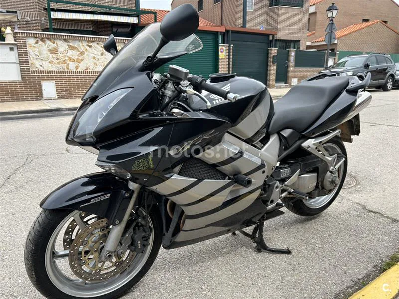 Honda VFR 800 FI – Vista 3