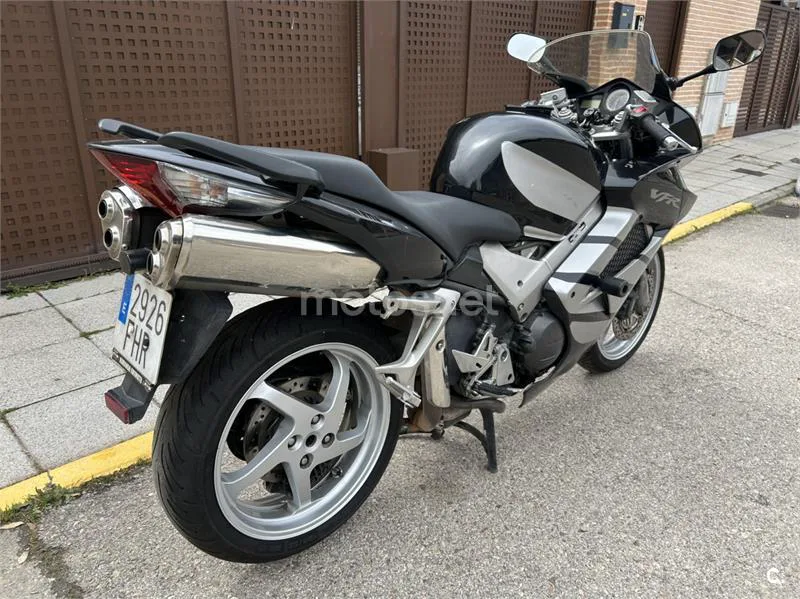 Honda VFR 800 FI – Vista 5