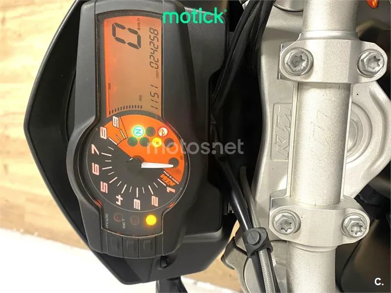 KTM 690 Duke – Vista 4