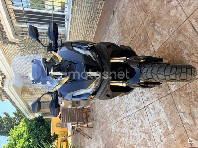 Honda ADV 350 – Vista 2