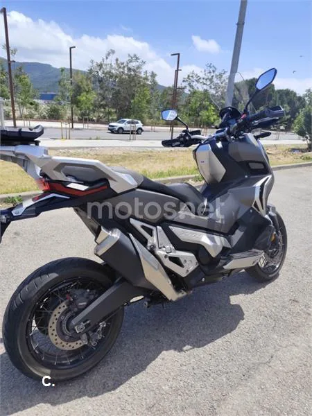 Honda X-ADV – Vista 7