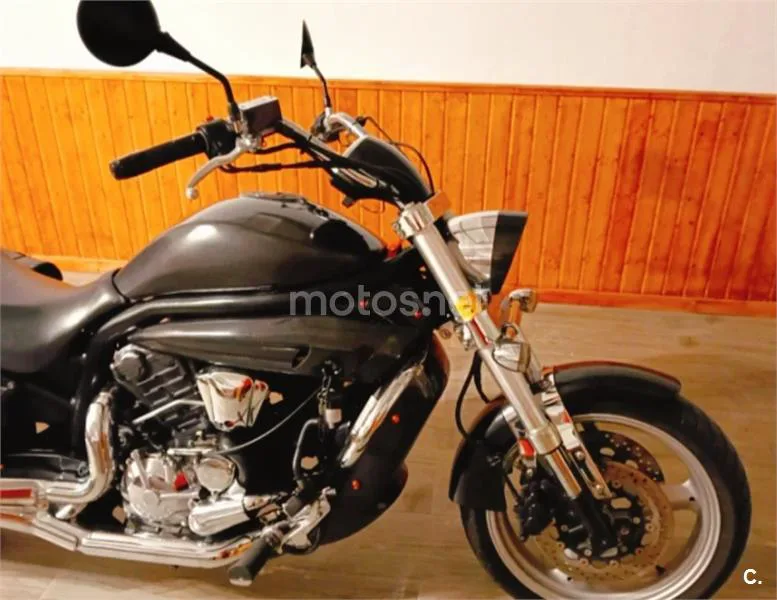 Hyosung GV 650 AQUILA – Vista 3