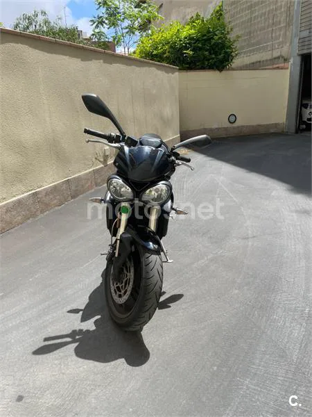Triumph Street Triple – Vista 3
