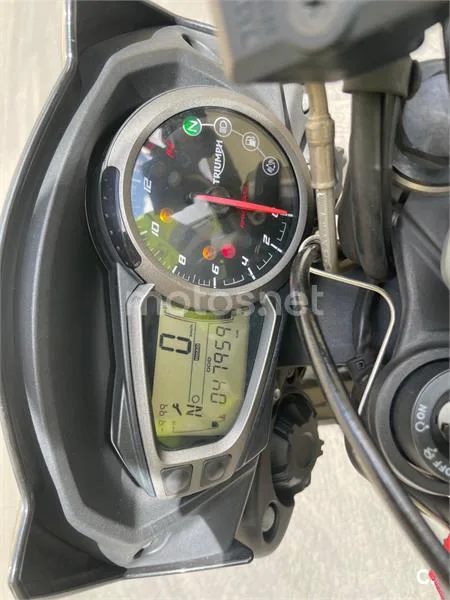Triumph Street Triple – Vista 8