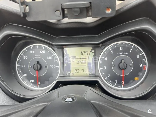 Yamaha XMAX 300 – Vista 6