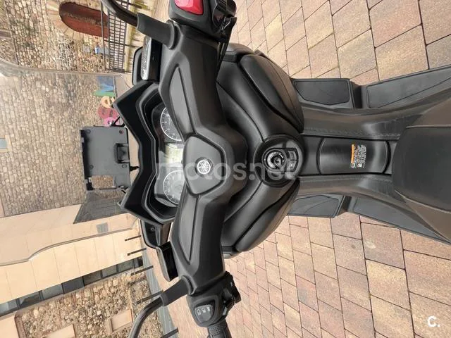 Yamaha XMAX 300 – Vista 7
