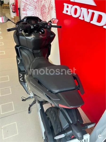 Honda Forza 750 – Vista 4