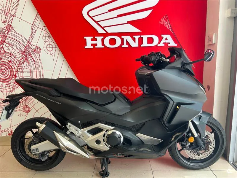 Honda Forza 750 – Vista 5