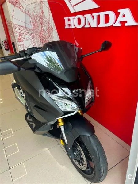 Honda Forza 750 – Vista 7