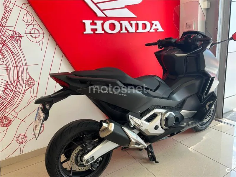 Honda Forza 750 – Vista 8