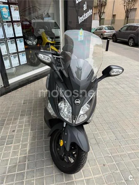 SYM Joymax 125 – Vista 6
