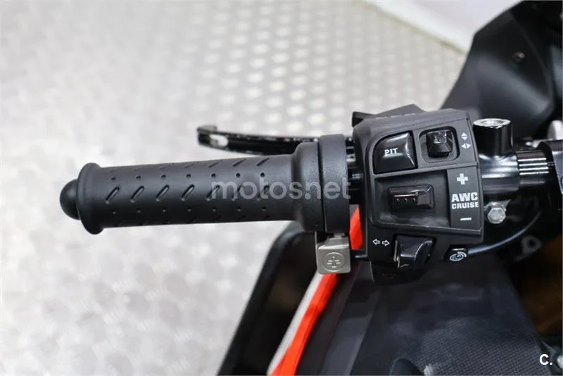 Aprilia RSV4 – Vista 8