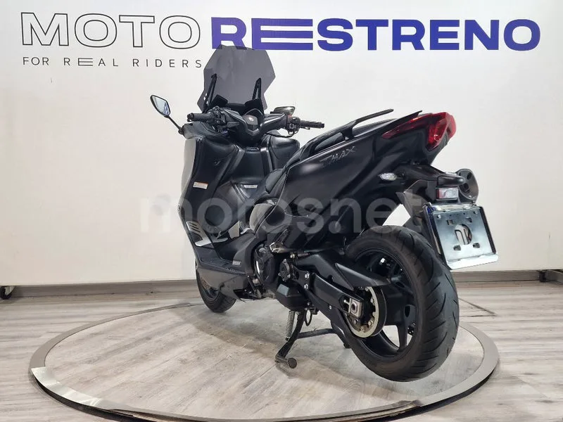 Yamaha TMAX 560 – Vista 3