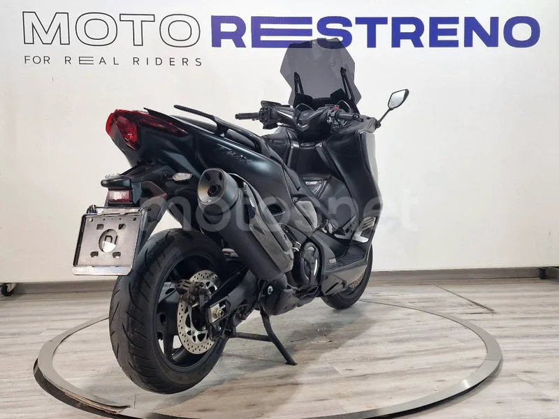 Yamaha TMAX 560 – Vista 8