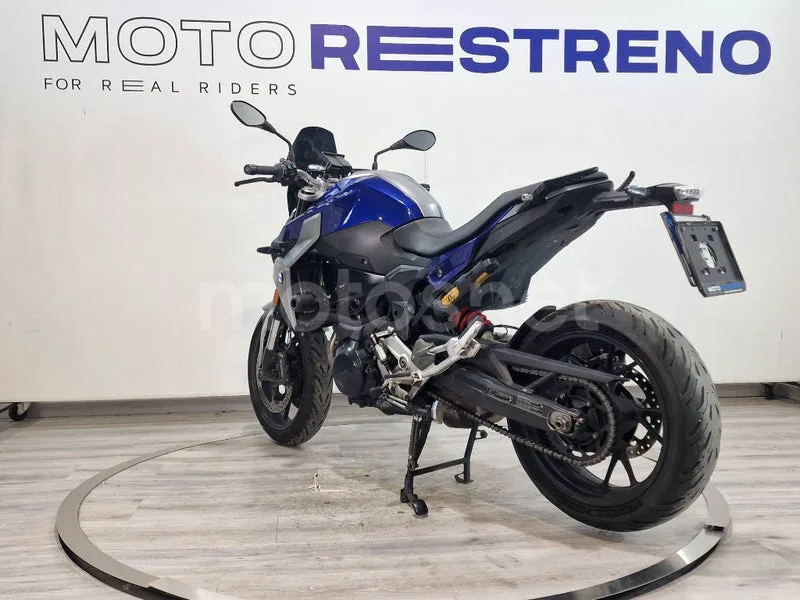 BMW F 900 R – Vista 3