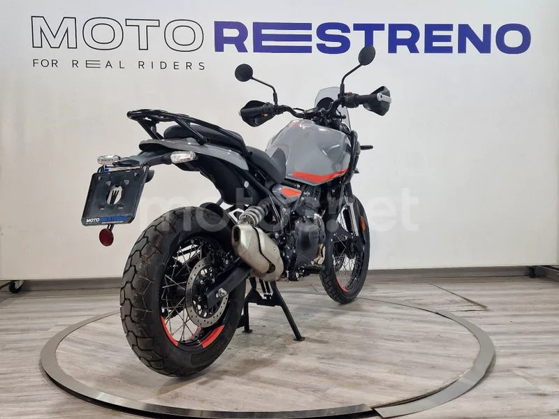 Royal Enfield Himalayan 450 – Vista 8