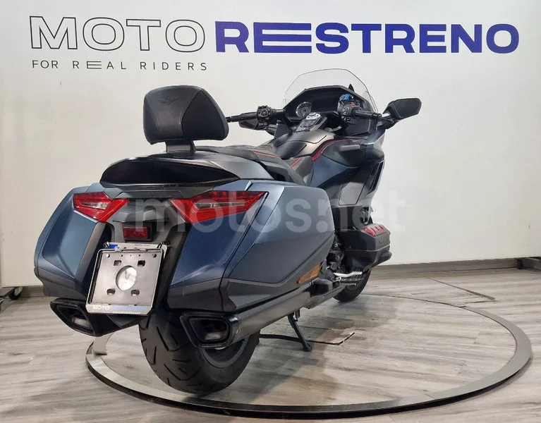 Honda GL 1800 Gold Wing – Vista 8