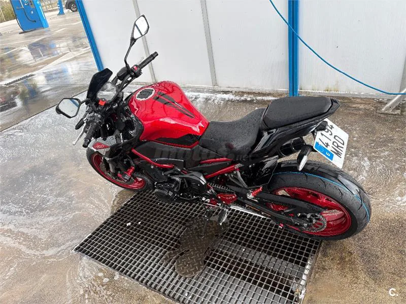 Kawasaki Z 900 – Vista 15