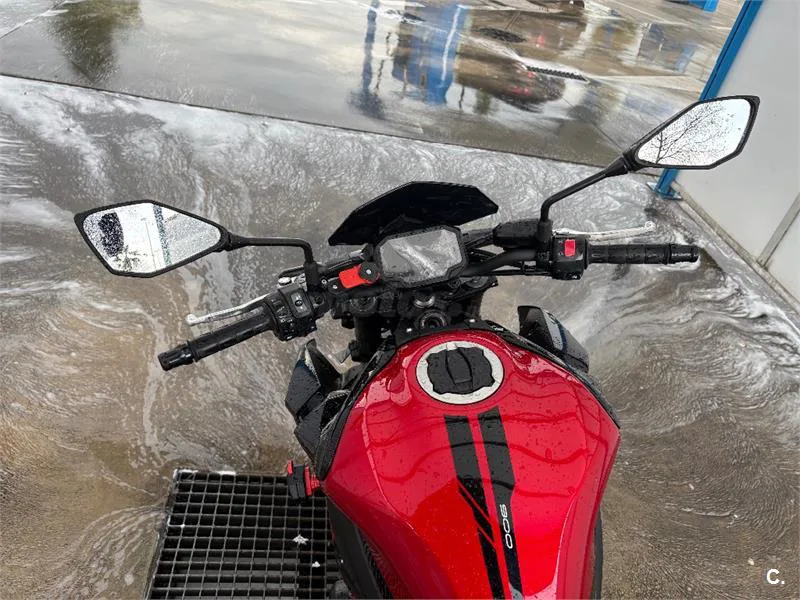 Kawasaki Z 900 – Vista 16
