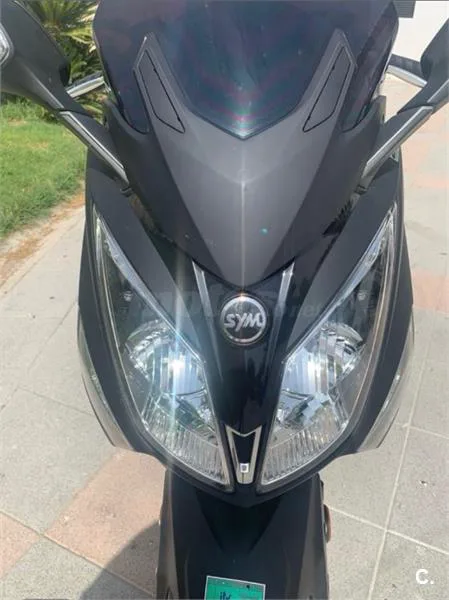 SYM Joymax 125 – Vista 4