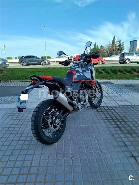 Ducati DesertX – Vista 3