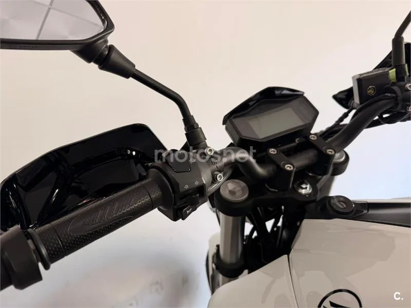Keeway RKF 125 – Vista 13