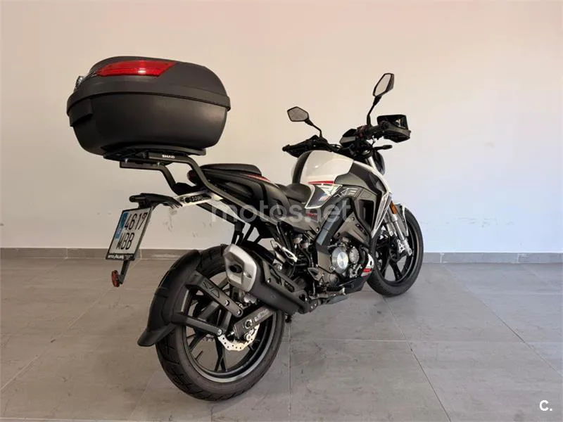 Keeway RKF 125 – Vista 16