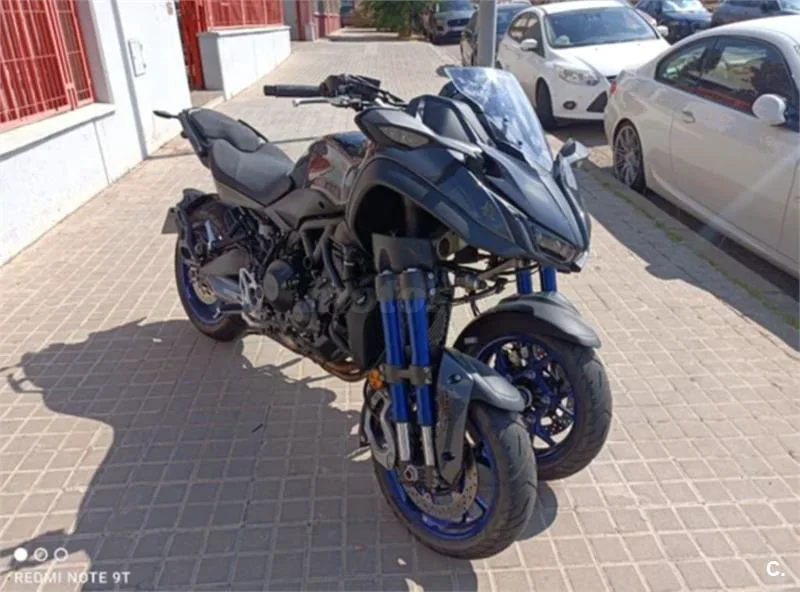 Yamaha Niken – Vista 2