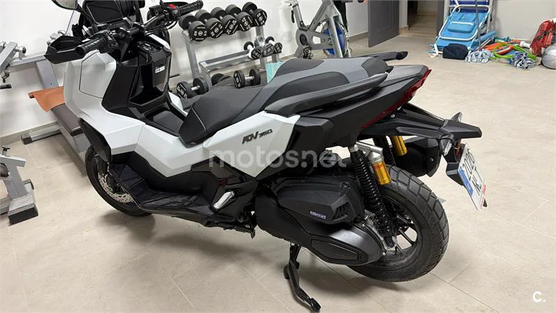 Honda ADV 350 – Vista 3