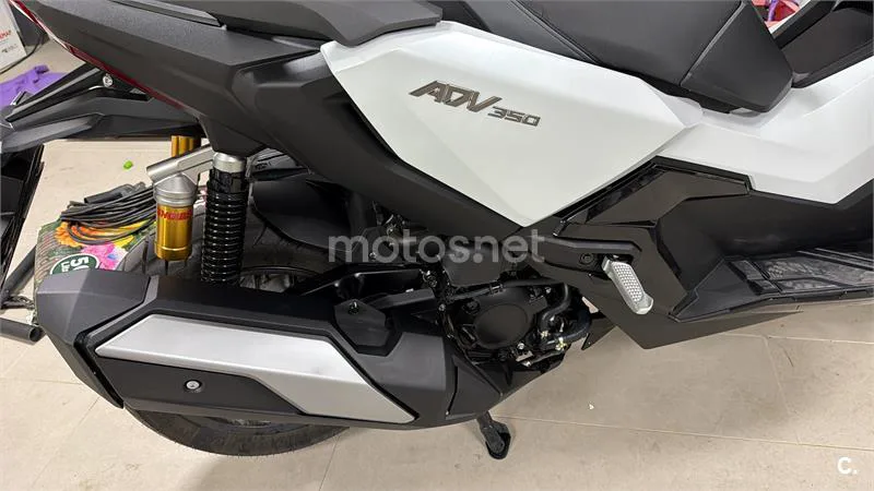 Honda ADV 350 – Vista 4