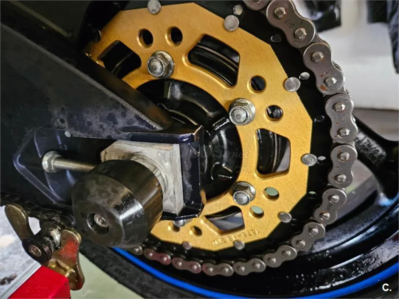 Suzuki GSX-R750 – Vista 3