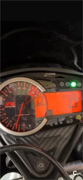 Suzuki GSX-R750 – Vista 5