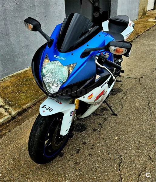 Suzuki GSX-R750 – Vista 6
