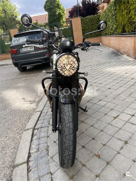 Triumph Street Twin – Vista 4