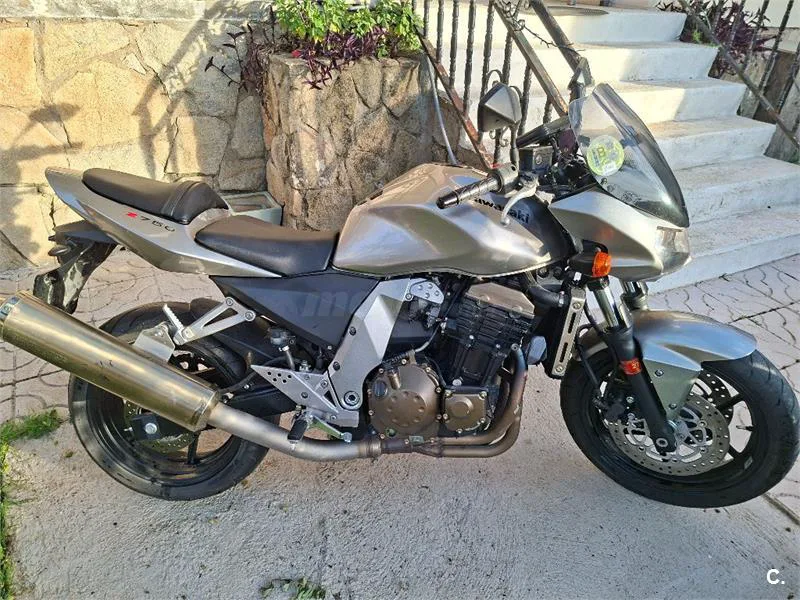 Kawasaki Z 750 – Vista 2