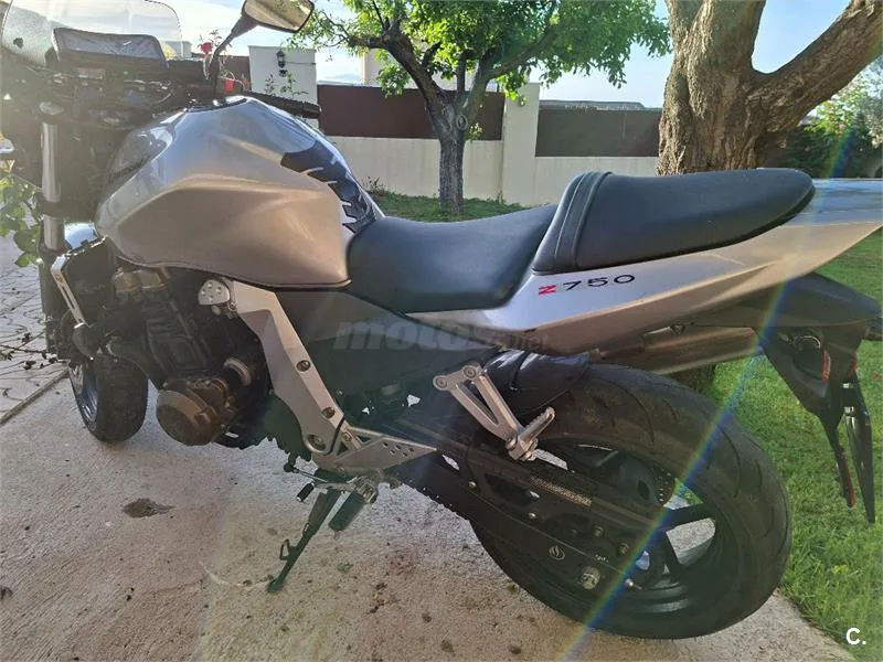 Kawasaki Z 750 – Vista 4