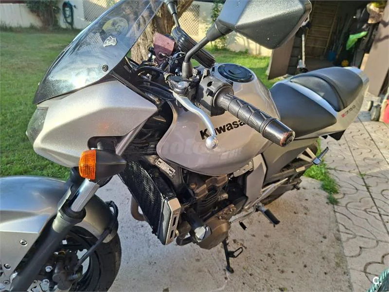 Kawasaki Z 750 – Vista 5