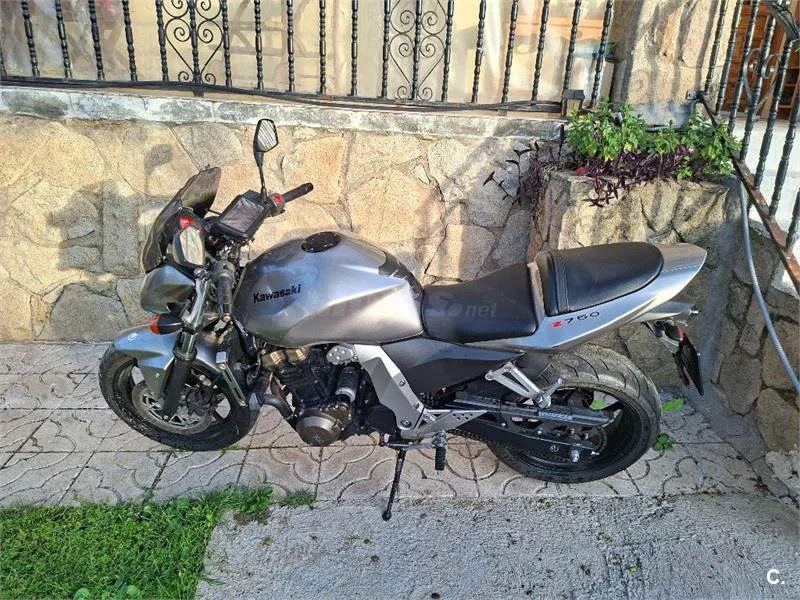 Kawasaki Z 750 – Vista 6
